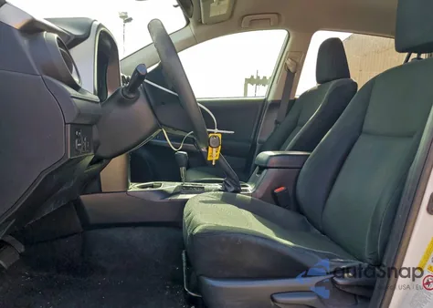 2017 Toyota Rav4 Le z USA, uszkodzony, nr VIN JTMZFREV1HD093484